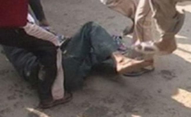 मुजफ्फरपुर : बच्चाचोर की अफवाह पर ग्रामीणों ने दो को पीटा