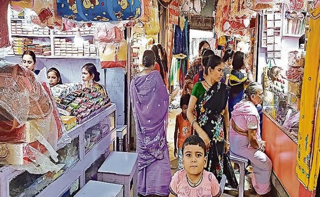 हरतालिका तीज कल, बाजार में होने लगी खरीदारी