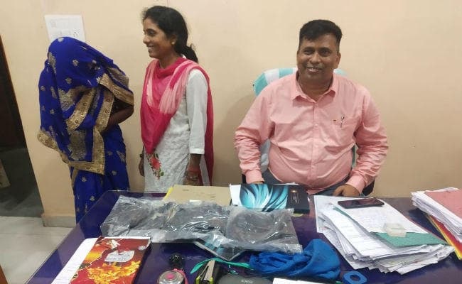 कोडरमा : झुमरीतिलैया में लाखों रुपये की अफीम के साथ महिला तस्कर गिरफ्तार