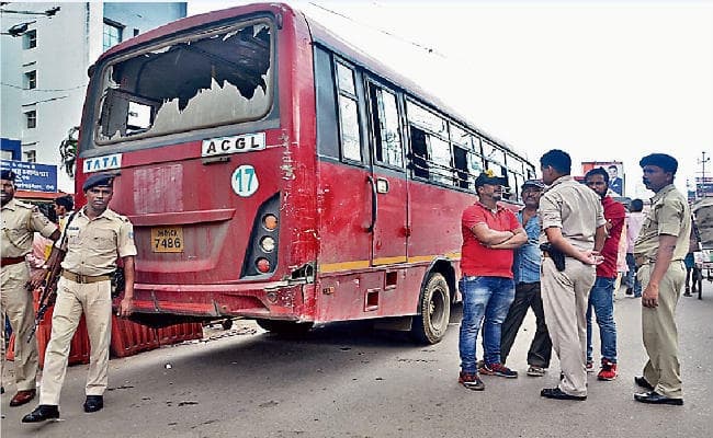 रांची : ई-रिक्शा चालकों की गुंडागर्दी, सिटी बस में तोड़फोड़