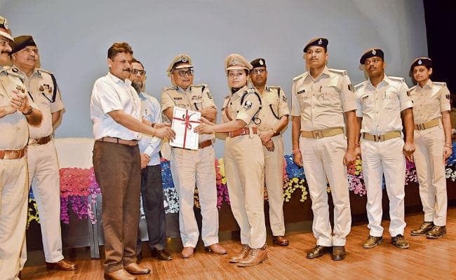 अमेरिका-इंग्लैड से बेहतर है अभावों में सत्तू पीकर ड्यूटी देने वाला बिहार का सिपाही