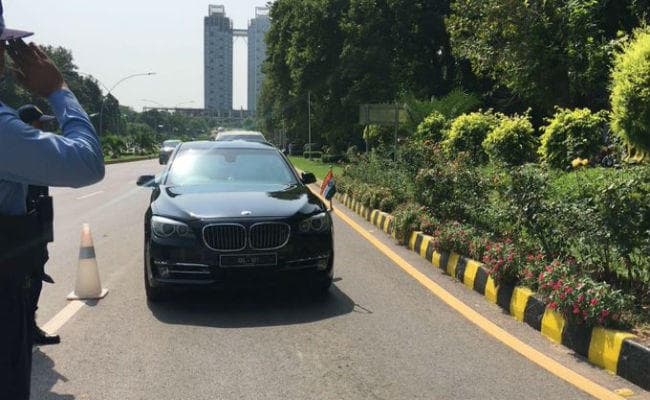 ICJ के आदेश के बाद पाक ने टेके घुटने : कुलभूषण जाधव से भारतीय दूतावास के अधिकारी ने की मुलाकात