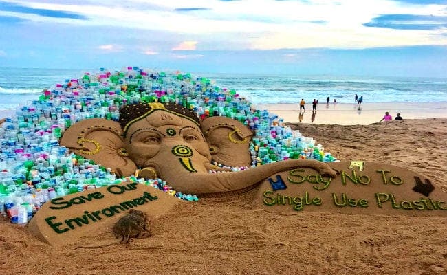 #गणेश चतुर्थीः कहीं नारियल तो कहीं रेत से बने भगवान गणेश, मनमोहक रूपों का कीजिए दर्शन