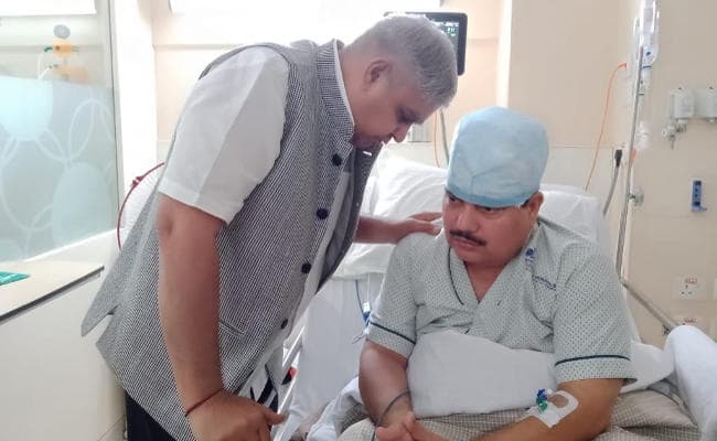 सांसद अर्जुन सिंह को देखने अस्पताल पहुंचे पश्चिम बंगाल के राज्यपाल जगदीप धनखड़