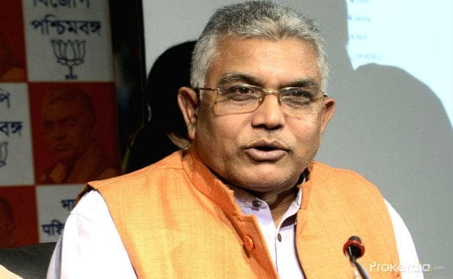 मुहल्ले का झगड़ा रोकने को ब‍ंदूक निकालती है पुलिस