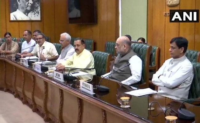 गृह मंत्री ने कहा - जम्मू कश्मीर में पंचों व सरपंचों को पुलिस सुरक्षा, बीमा कवर मिलेगा