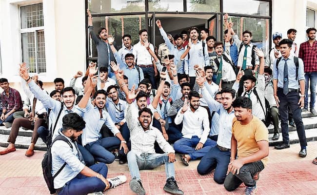 रांची : आपत्तिजनक टिप्पणी पर था जेल में, जमानत के बाद पहुंचा कॉलेज, तो की गयी मारपीट