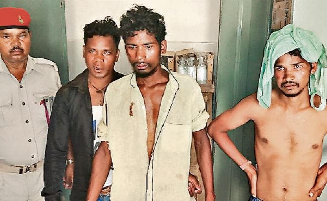 कोडरमा में बच्चा चोरी के संदेह में छह की पिटाई, चान्हो में दो किशोरी बची