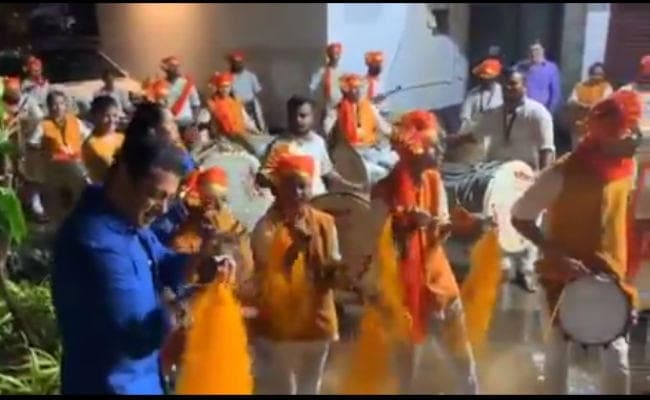 Salman Khan Dance : बहन अर्पिता के घर गणेश विसर्जन में जमकर नाचे ''सुल्‍तान'', VIDEO