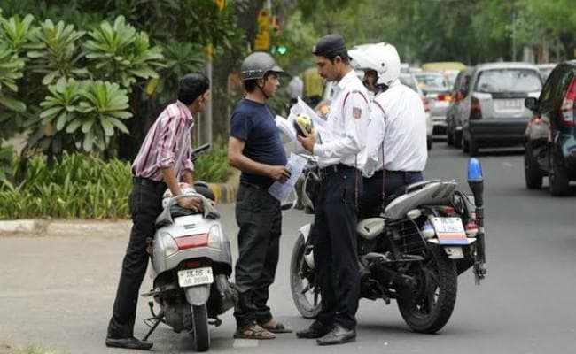 23 हजार चालान कटने पर सोशल मीडिया ट्रेंड, चालान फायनैंस होता है क्या?
