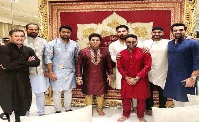 अंबानी के घर गणेश चतुर्थी मनाने पहुंचे सचिन, भज्‍जी और युवराज, याद आया वर्ल्‍ड कप 2011