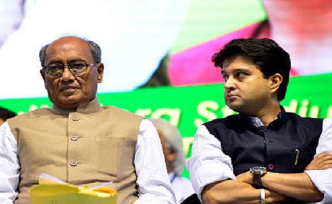 सिंधिया ने दिग्विजय पर साधा निशाना, कहा - मध्यप्रदेश सरकार में किसी का हस्तक्षेप नहीं हो