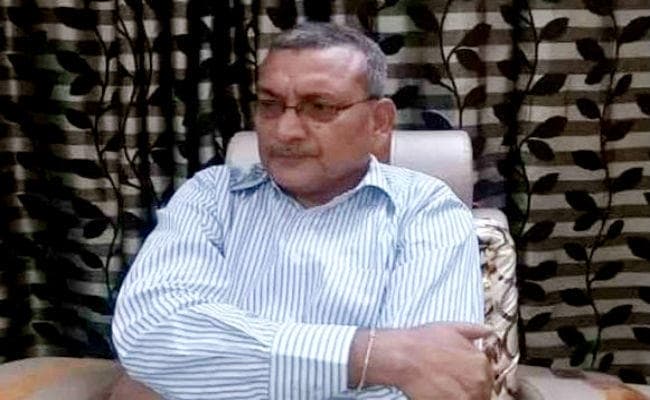 ठेकेदार हत्याकांड : डीजीपी ने पीड़ित परिजनों को दिया आश्वासन, कहा - 48 घंटे में गिरफ्तार होंगे फरार तीनों अभियंता