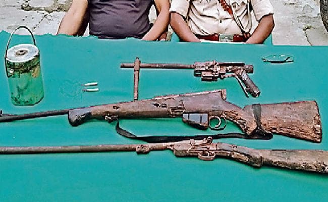 गया : नक्सली के घर से हथियार बरामद