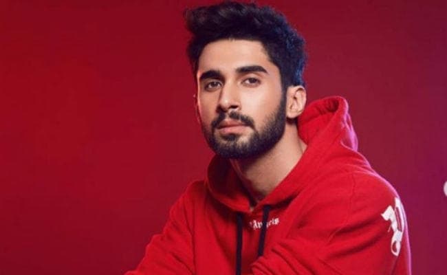 Dostana 2: तलाश पूरी, इस नये चेहरे को लॉन्‍च करेंगे करण जौहर