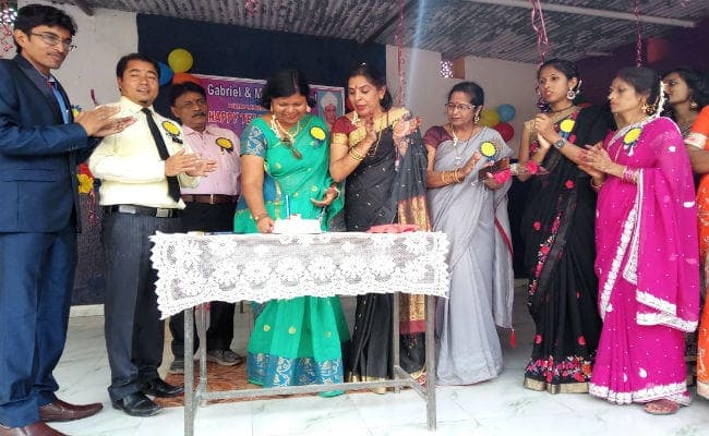 संत गैब्रिएल एंड मोनिका स्‍कूल में बच्‍चों ने मनाया शिक्षक दिवस