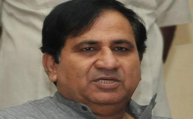 सोनिया गांधी से मिले शकील अहमद, निलंबन खत्म होने की संभावना