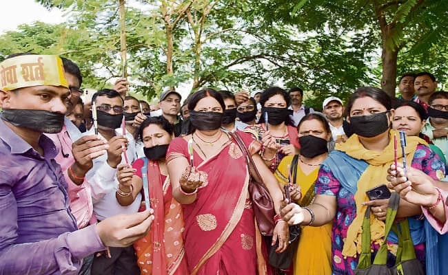 पटना : चितकोहरा मोड़ से गर्दनीबाग तक शिक्षक ही शिक्षक