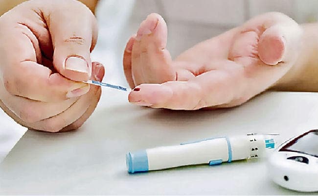 मधुमेह व रक्तचाप की जांच के लिए गांवों में व्यापक अभियान जरूरी