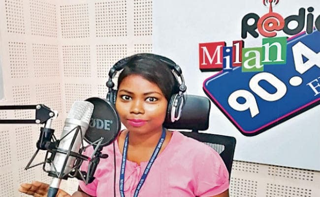 संताली भाषा की देश की पहली रेडियो जॉकी