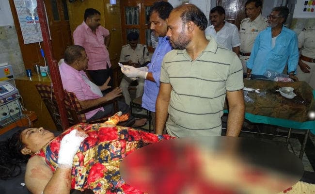 समस्तीपुर : स्क्रैप व्यवसायी, उसकी पत्नी और बेटी को अज्ञात अपराधियों ने घर में घुस कर गोली मारी