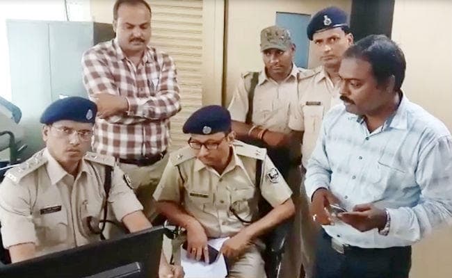 मुजफ्फरपुर में श्रीराम फाइनेंस की शाखा में 17 लाख रुपये की डकैती, ग्राहक बन कर ब्रांच में घुसे अपराधी