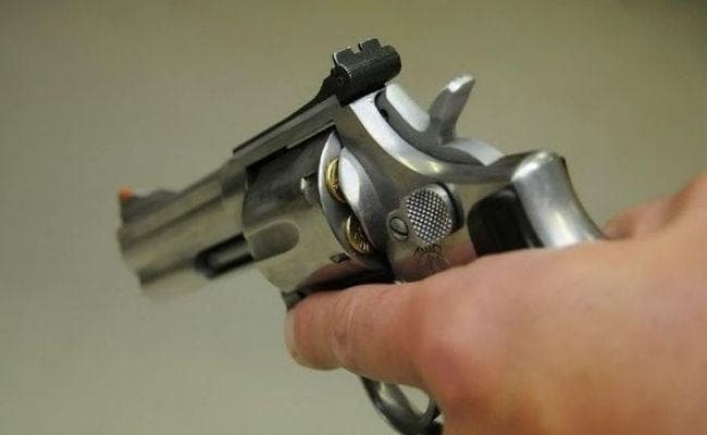 वर्चस्व की लड़ाई में कुख्यात की सोये अवस्था में गोली मार कर हत्या, बेटे ने 11 नामजद बनाया