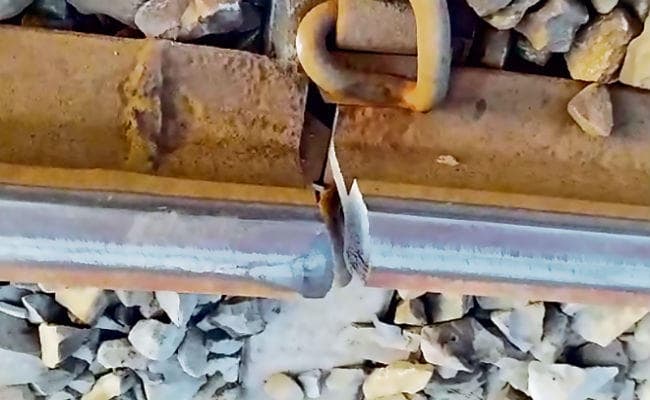 बिहटा : ग्रामीणों की पहल से टला बड़ा रेल हादसा