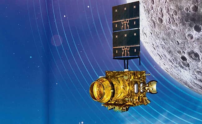 इसरो ने चांद पर खोज निकाला लैंडर विक्रम, संपर्क की कोशिश