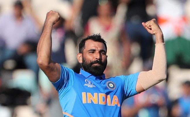 तेज गेंदबाज मोहम्मद शमी को राहत, गिरफ्तारी वारंट पर कोर्ट ने रोक लगायी