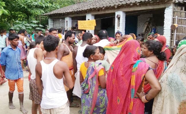 मुजफ्फरपुर : शौचालय की टंकी में दम घुटने से एक ही गांव के चार मजदूरों की मौत, गांव में पसरा सन्नाटा