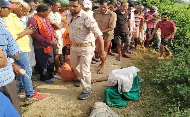 रोहतास : भलुआहि पइन से अज्ञात तीन बच्चियों सहित महिला का शव बरामद, इलाके में सनसनी