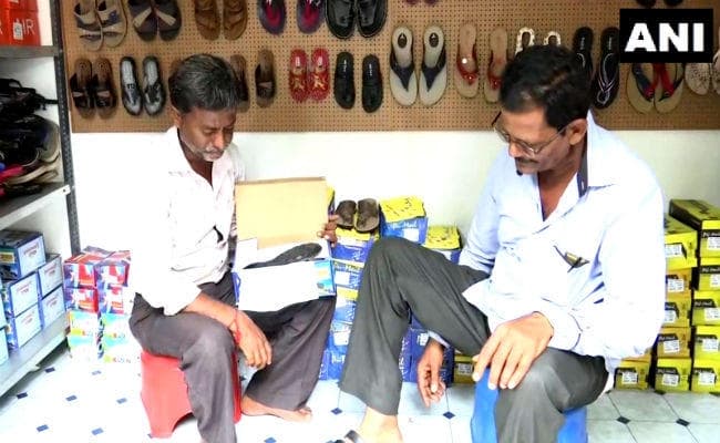 कौमी एकता की मिसाल हैं अशोक भाई और कुतुबुद्दीन अंसारी, गुजरात दंगो में कट्टर दुश्मन हुआ करते थे