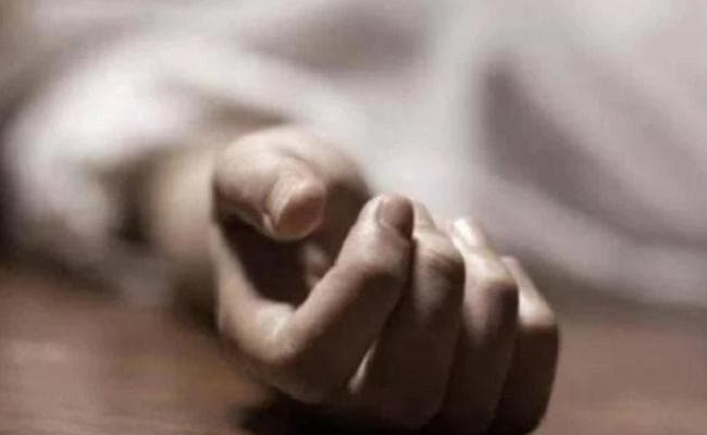 पूर्व मुखिया के बेटे की गला दबाकर हत्या, नहर के पास मिली लाश
