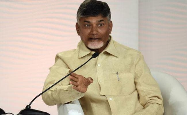 जगन मोहन रेड्डी का विरोध कर रहे आंध्र प्रदेश के पूर्व सीएम चंद्रबाबू नायडू को हिरासत में लिया गया