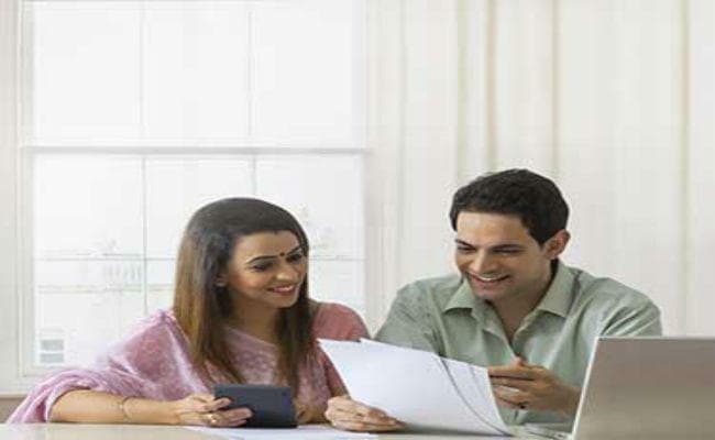 मुश्किल पेपरवर्क से बचें और आज ही ऑनलाइन FD में निवेश करें