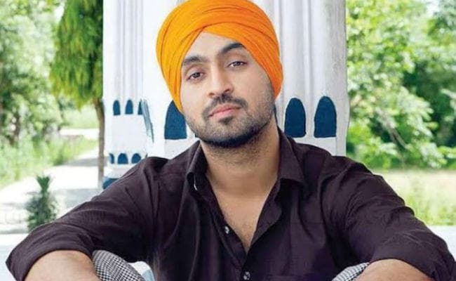 पाकिस्‍तानी प्रमोटर का न्‍योता स्‍वीकारने पर विवादों में दिलजीत, FWICE ने की वीजा रद्द करने की मांग