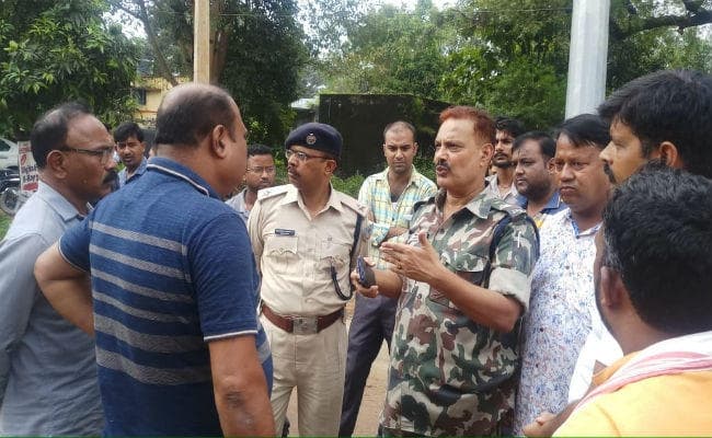 सिमडेगा में दिनदहाड़े युवक की गोली मारकर हत्या