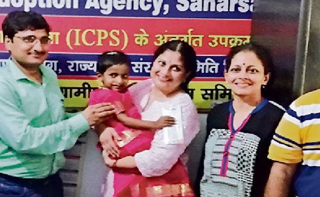 सहरसा : चार वर्षीया अनाथ लक्ष्मी को माता-पिता का प्यार नसीब हुआ, जायेगी अमेरिका