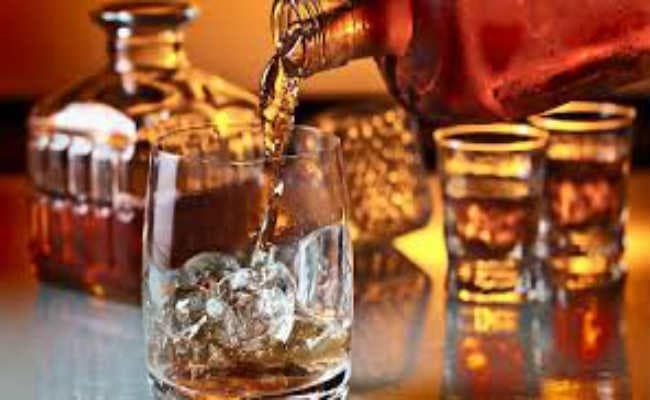 रिश्तेदार के घर जाकर शराब पीनी पड़ी महंगी