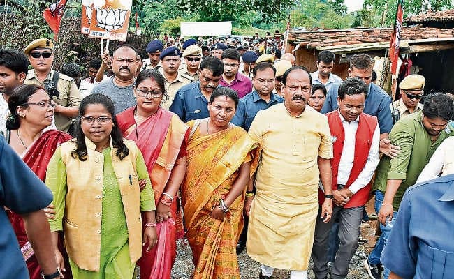 झारखंड को लूटने के लिए चोर बना रहे महागठबंधन : रघुवर