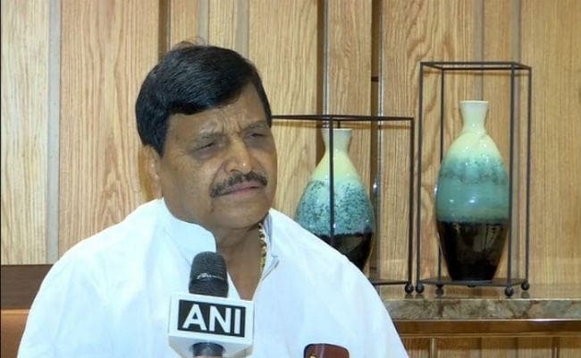 सपा ने शिवपाल यादव की विस सदस्‍यता रद्द करने की सिफारिश की