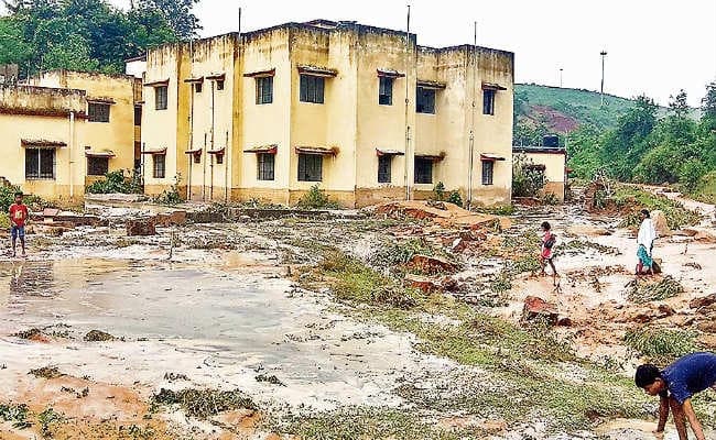 बोकारो थर्मल : डीवीसी का ऐश पौंड टूटा, कई घरों में घुसा छाईयुक्त पानी