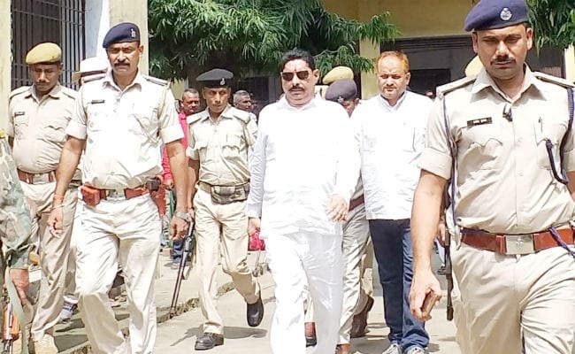 AK 47 बरामदगी मामले में अनंत सिंह की बाढ़ कोर्ट में हुई पेशी, अब 21 को होगी सुनवाई