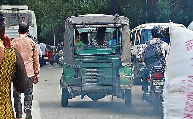 रांची : परिवहन विभाग से नहीं जुड़े हैं प्रदूषण प्रमाण पत्र जारी करनेवाले जांच केंद्र, वैधता पर सवाल