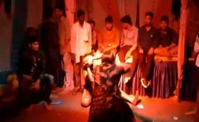 VIDEO: ''नागिन डांस'' करते-करते मर गया युवक, वीडियो वायरल