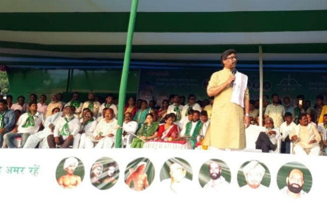 महिलाओं को 50 प्रतिशत व पिछड़ों को 27 प्रतिशत देंगे आरक्षण : हेमंत सोरेन