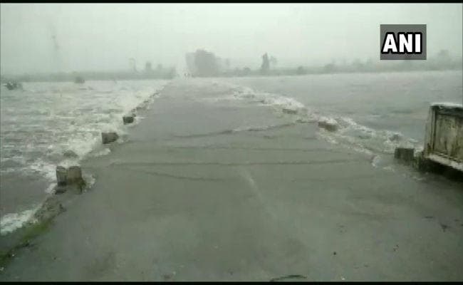 लगातार जारी बारिश और बाढ़ से हाहाकार, राजस्थान, मध्य प्रदेश और गुजरात बेहाल