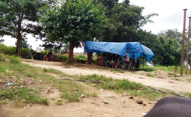 Jharkhand के श्रीनगर में प्रतिबंधित मांस के साथ तीन गिरफ्तार, तनाव के बीच कैंप कर रही पुलिस