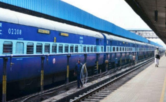 दीपावली व छठ में घर आने के लिए नहीं मिल रहीं ट्रेन में टिकट तो मत लें टेंशन, पढ़ें यह खबर